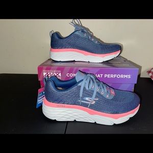 GORUN MAX CUSHIONING ELITE SNEAKERS